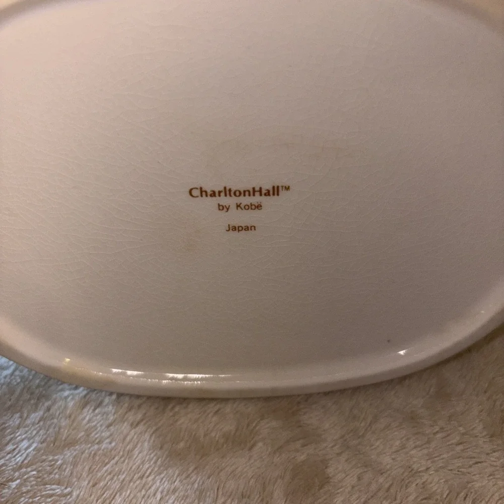 Charlton Hall By Kobe Classic Traditions of Christmas Gravy Boat